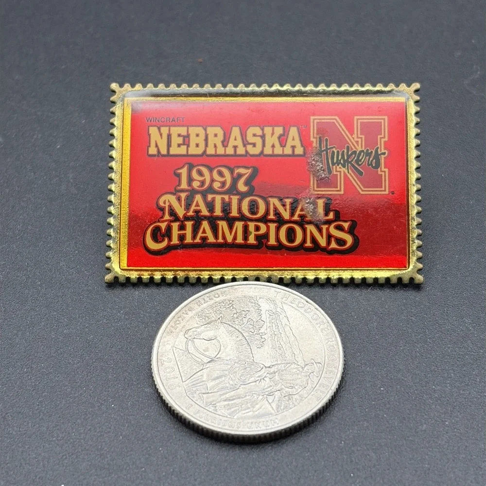 University Of‎ Nebraska Cornhuskers 1997 National Champions Lapel Hat Pin